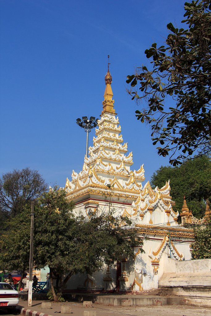 17-Mahaqmuni Pagoda.jpg